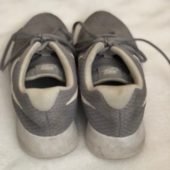 COPY - Womens Nike Running Shoes | Size 7.5 - Picture 4 of 6